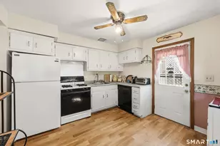 102 Grande Rd, East Hartford, CT 06118 - Photo 7