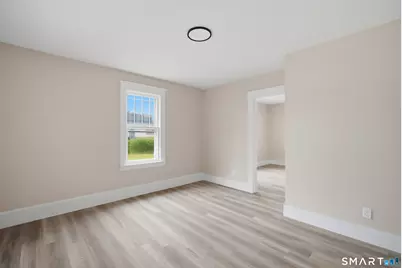 9 Carpet Street, Enfield, CT 06082 - Photo 5