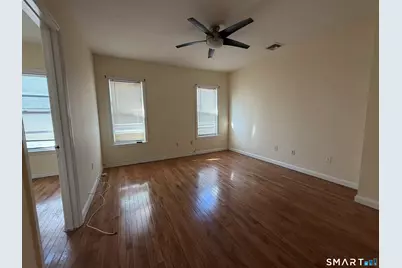 368 Benham Avenue #2nd Floor, Bridgeport, CT 06604 - Photo 9