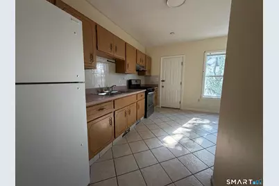 368 Benham Avenue #2nd Floor, Bridgeport, CT 06604 - Photo 11