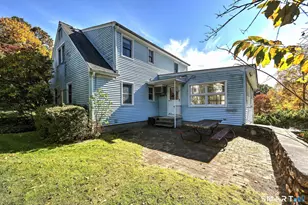 18 Ta'Agan Point Rd, Danbury, CT 06811 - Photo 31
