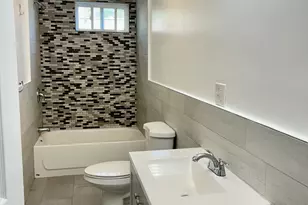 26 Plaza Ave, Waterbury, CT 06706 - Photo 5