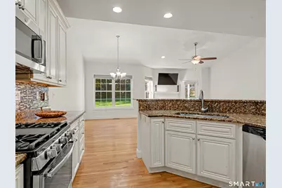 41 Pondview Circle #41, Beacon Falls, CT 06403 - Photo 9