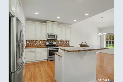 41 Pondview Circle #41, Beacon Falls, CT 06403 - Photo 7