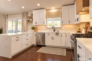 9 Lawrence St, Woodbridge, CT 06525 - Photo 7