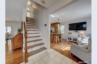 98 St James Street, West Hartford, CT 06119 - Photo 15