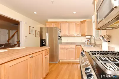 33 Longvue Drive, Wethersfield, CT 06109 - Photo 13