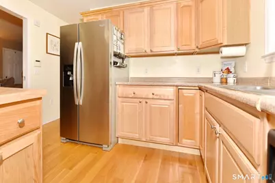 33 Longvue Drive, Wethersfield, CT 06109 - Photo 11