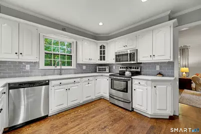 12 Thornwood Place, Trumbull, CT 06611 - Photo 9