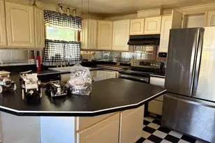 33 Deepwood Dr, Wolcott, CT 06716 - Photo 7