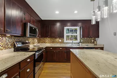 21 Fullmar Lane, Norwalk, CT 06850 - Photo 9