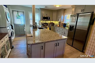 53 Laurel Road, Windsor Locks, CT 06096 - Photo 3