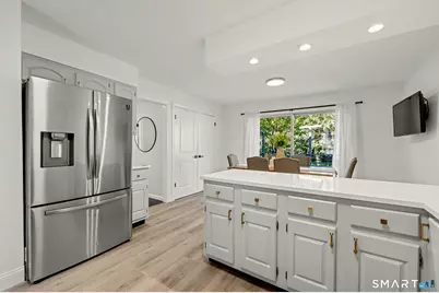 14 Coachlamp Lane, Stamford, CT 06902 - Photo 13