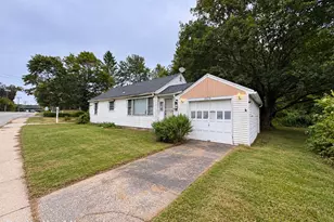 1028 N Main St, Killingly, CT 06239 - Photo 1