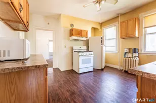 28 Edgewood St, Hartford, CT 06112 - Photo 35