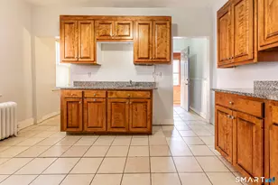 28 Edgewood St, Hartford, CT 06112 - Photo 13
