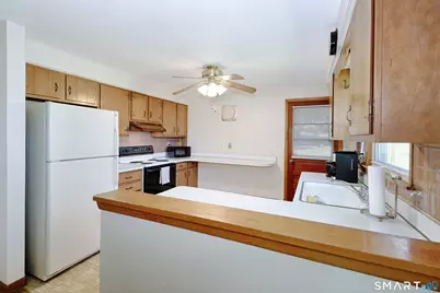 60 McLeod Place, Stratford, CT 06614 - Photo 9