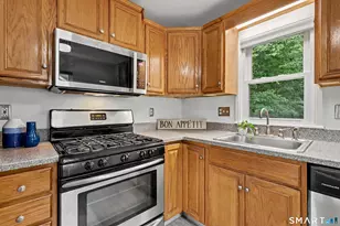 55 Valley Rd, Hamden, CT 06514 - Photo 9