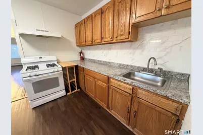 918 Maplewood Avenue #3, Bridgeport, CT 06605 - Photo 3