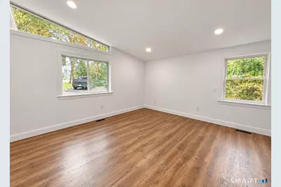 28 Pleasant Avenue, East Haven, CT 06512 - Photo 5