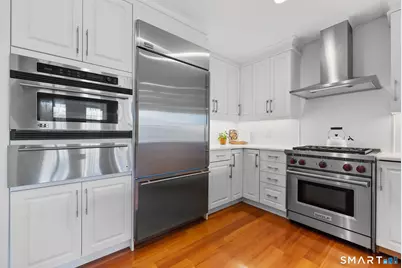 85 Memorial Road #205, West Hartford, CT 06107 - Photo 5