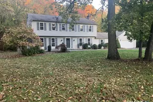 40 Sturbridge Ln, Trumbull, CT 06611 - Photo 1