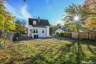 36 Ward Pl, Hartford, CT 06106 - Photo 21