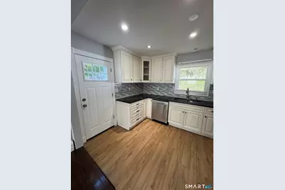 390 Platt Street, Bridgeport, CT 06606 - Photo 11