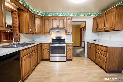 160 Astoria Avenue, Bridgeport, CT 06604 - Photo 19