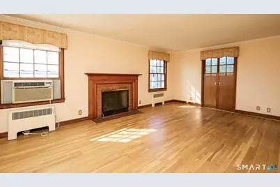 160 Astoria Avenue, Bridgeport, CT 06604 - Photo 13