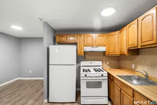 28 Lawrence St, Hartford, CT 06106 - Photo 1