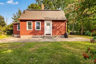 239 Ocean Ave, New London, CT 06320 - Photo 1