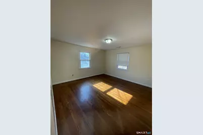 709 Ryon Street, Bridgeport, CT 06606 - Photo 5