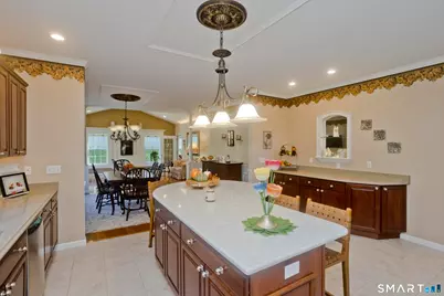 26 Ross Way #26, Windsor Locks, CT 06096 - Photo 11