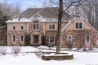 40 Pheasant Chase, West Hartford, CT 06117 - Photo 1