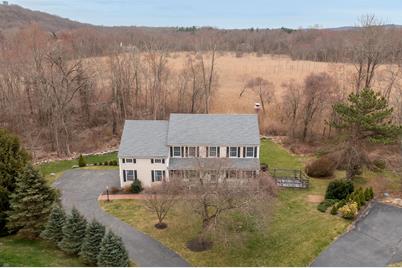 18 Barnum Place, Ridgefield, CT 06877 - Photo 1