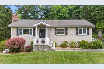 6 Oakwood Court, Norwalk, CT 06850 - Photo 1