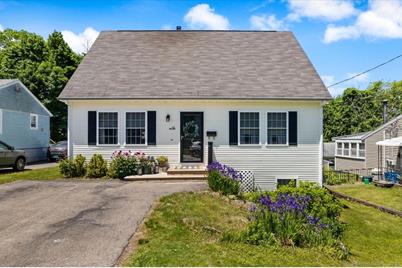 16 Thompson Street, Stonington, CT 06379 - Photo 1