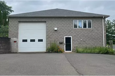 24 Meadow Street, Hartford, CT 06114 - Photo 1