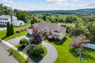 15 Huntington Ridge Rd, Wallingford, CT 06492 - Photo 1