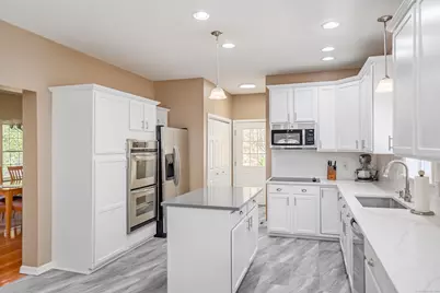 47 Linda Lane, New Fairfield, CT 06812 - Photo 1