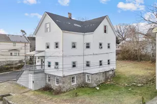 205 Shaw St, New London, CT 06320 - Photo 1