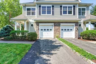 17 Turnberry Ln, Bloomfield, CT 06002 - Photo 1