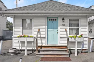 108 College Pl, Fairfield, CT 06824 - Photo 1