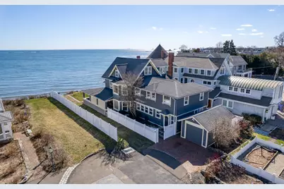 2 Crescent Bluff Avenue, Branford, CT 06405 - Photo 1