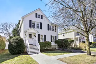 58 Smith St, Fairfield, CT 06824 - Photo 1