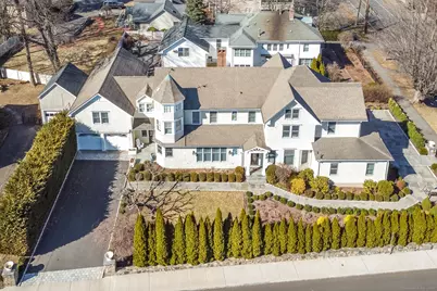 109 South Avenue, New Canaan, CT 06840 - Photo 1