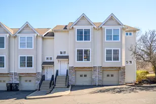 32 Crows Nest Ln, Danbury, CT 06810 - Photo 1