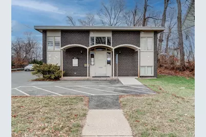 21 Middle Turnpike E Turnpike, Manchester, CT 06040 - Photo 1