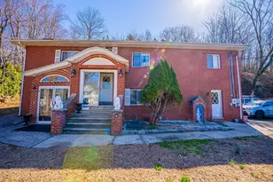 10 Twitchgrass Rd, Trumbull, CT 06611 - Photo 1